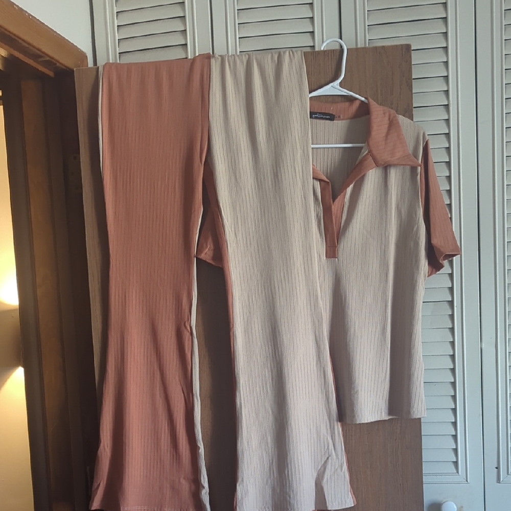 Chic Two-Tone Ribbed Set with Collared Top